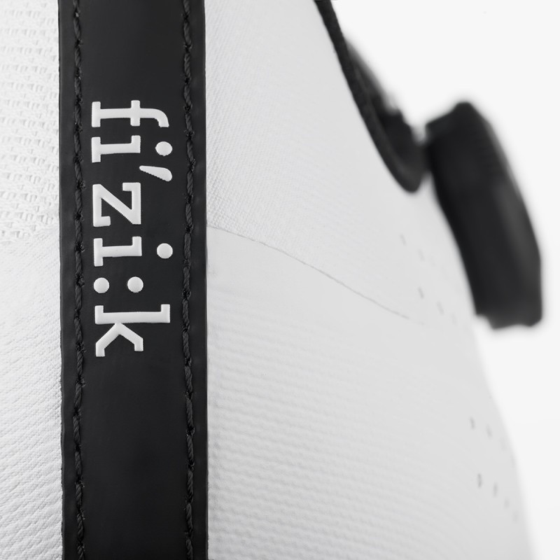 Buty szosowe FIZIK Tempo Overcurve R4 białe/czarne - 45.5 Buty szosowe FIZIK Tempo Overcurve R4 białe/czarne - 45.5