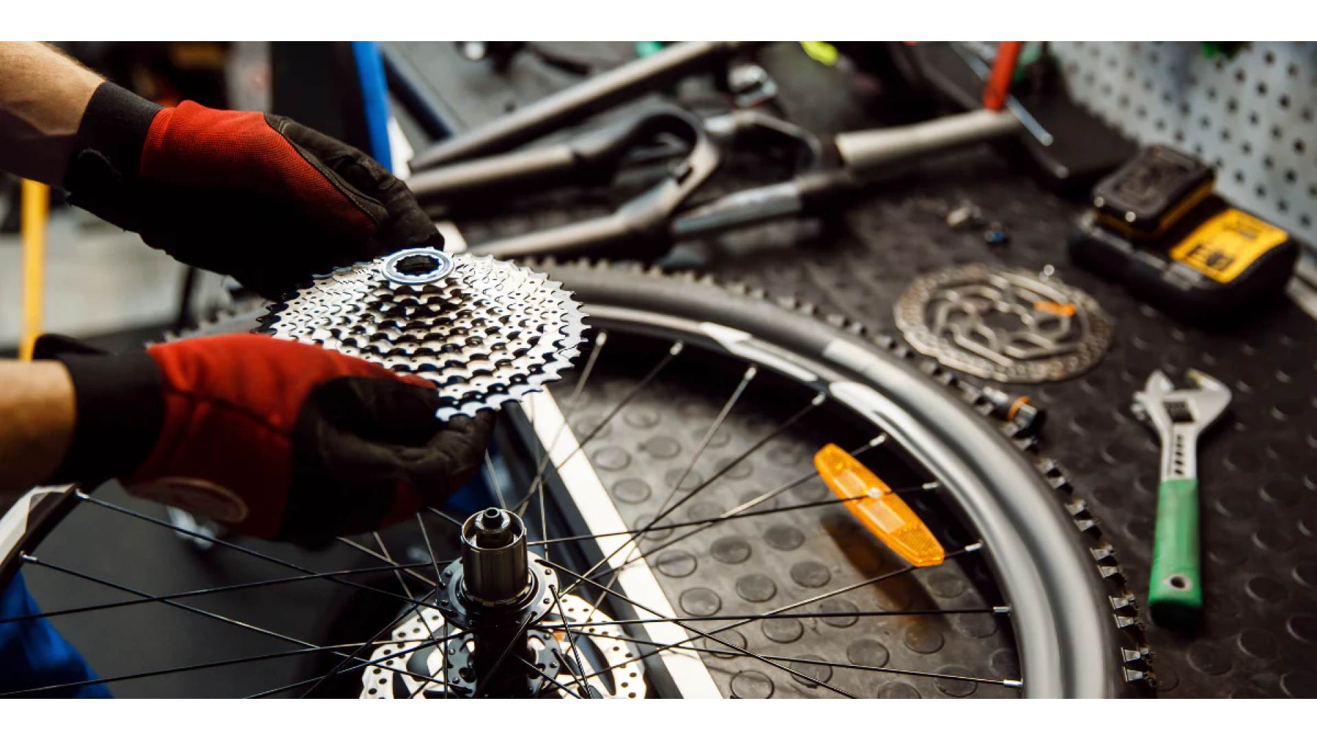 https://veloshop.mom/image/cache/catalog/blog/bike-ready-for-spring-1920x1080.png