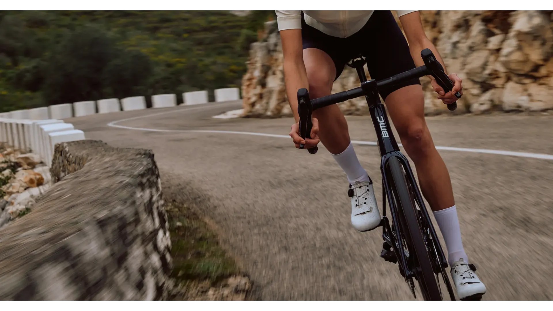 https://veloshop.mom/image/cache/catalog/dętki-1920x1080.webp