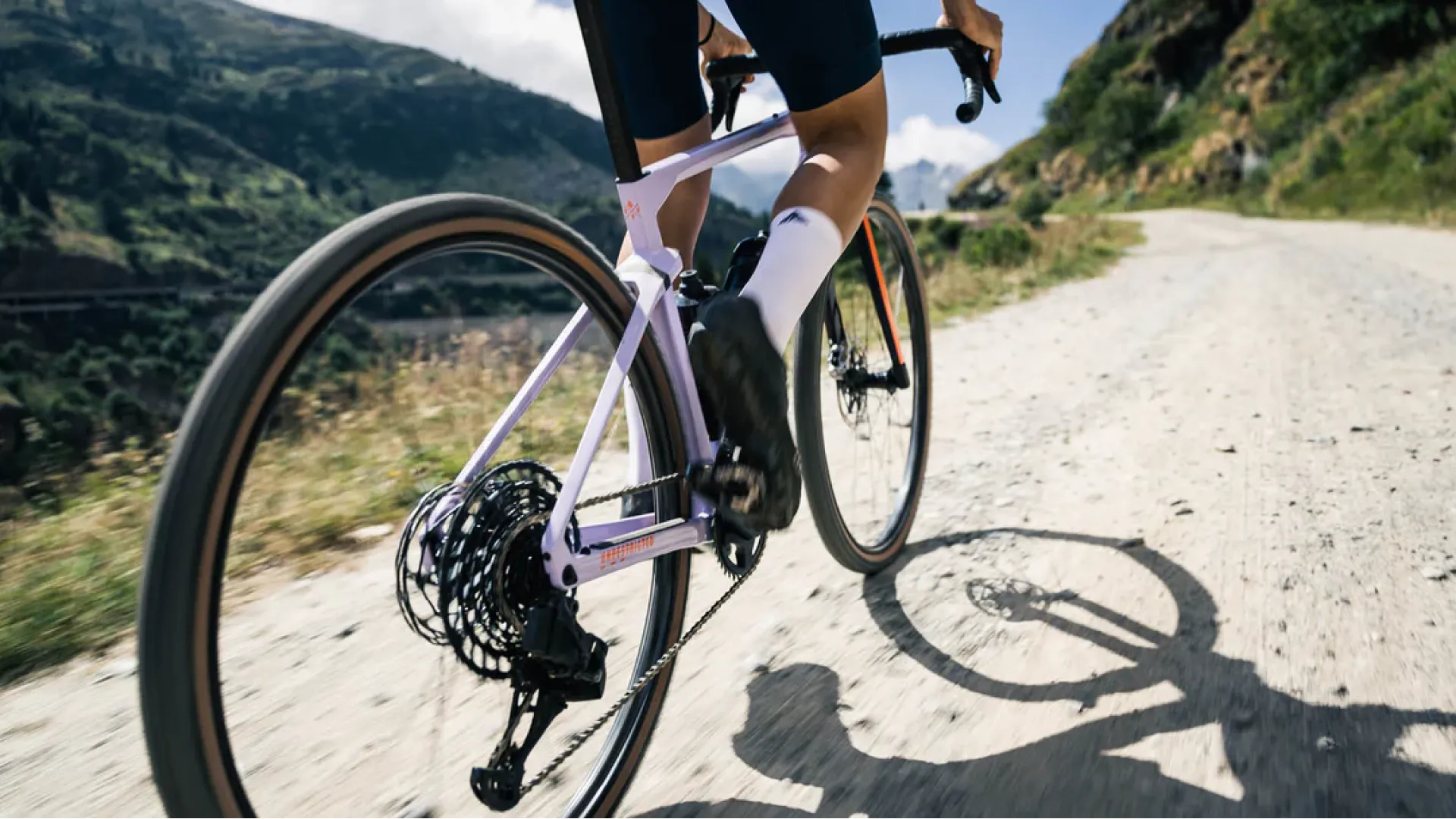 https://veloshop.mom/image/cache/catalog/łańcuch%20rowerowy-1920x1080.webp